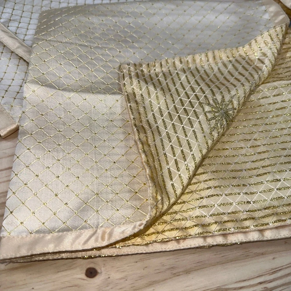 4 VTG Cloth Napkins Reversible Glitter Gold Starburst Christmas Embroidered